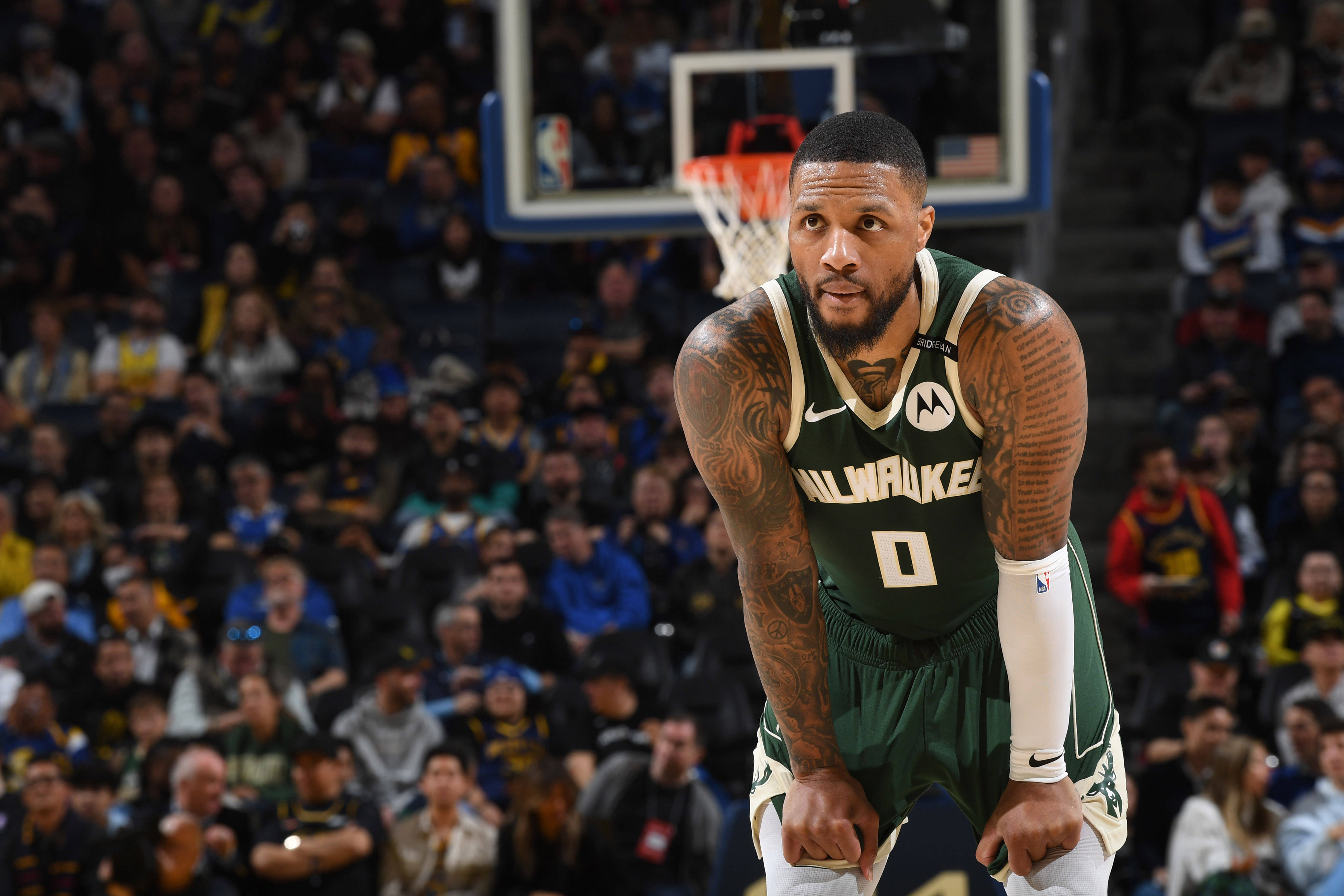 包含密尔沃基雄鹿迎CBA季后赛关键赛，今夜刷新队史纪录，目标明确，数据趋势出现新变化的词条