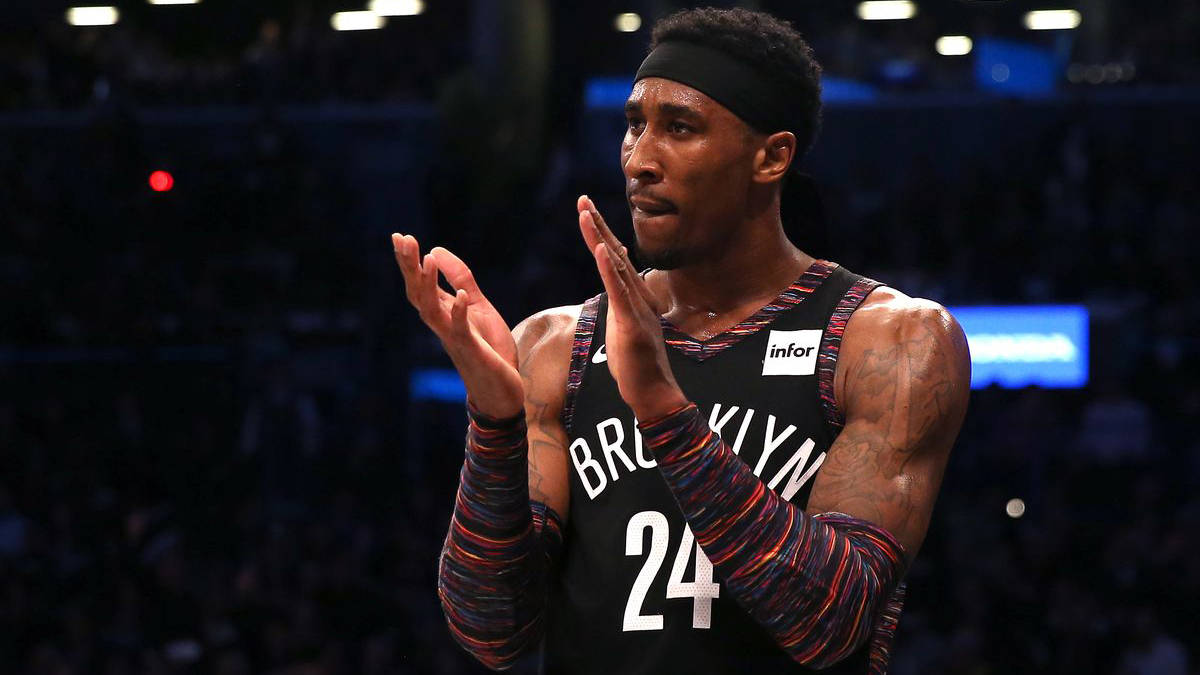 关于关键时刻法国杯传出新动向；埃因霍温防线松动；管理层表态：引发热议；赛季目标并未改变的信息