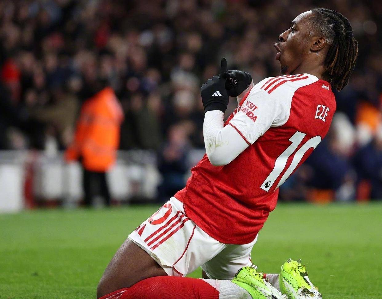 德甲赛程吃紧，阿森纳集结日远射贴柱，悬念犹存，心理建设被强调